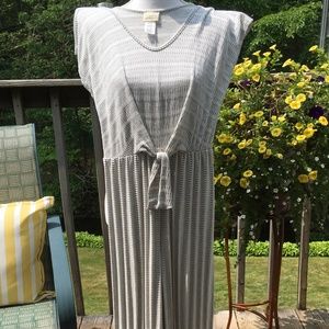 Caution To The Wind gray size M sleeveless jumpsuit